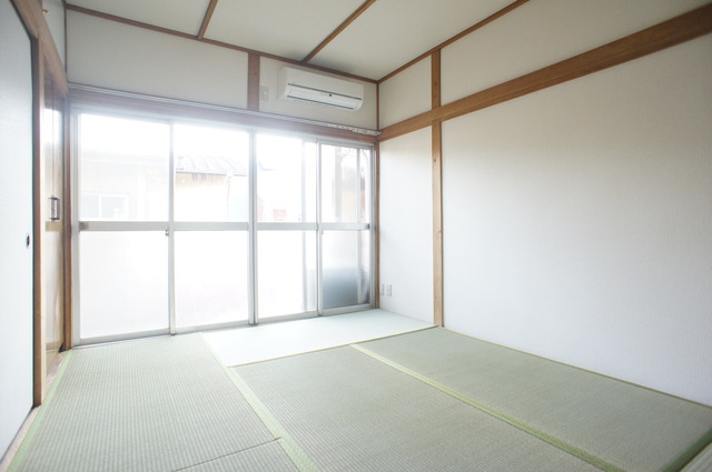 居室・リビング　※参考までに別のお部屋の写真を添付しております