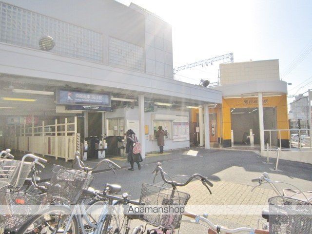 コンビニ　ファミリーマート（コンビニ）まで302m