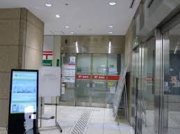 郵便局　港竹芝郵便局（郵便局）まで249m