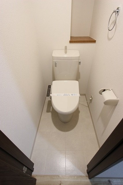 トイレ　同物件別号室のものです。