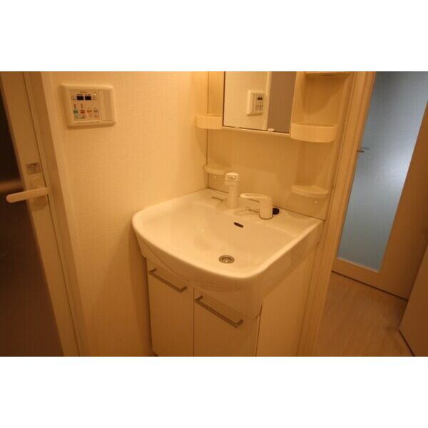 洗面設備　※別室の参考写真の為、現況優先です。