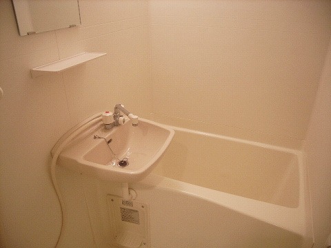 バス・シャワールーム　別号室イメージ