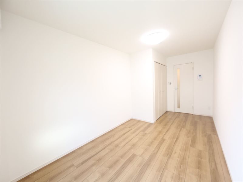 居室・リビング　洋室7.9帖　クローゼット付（収納充実してます）