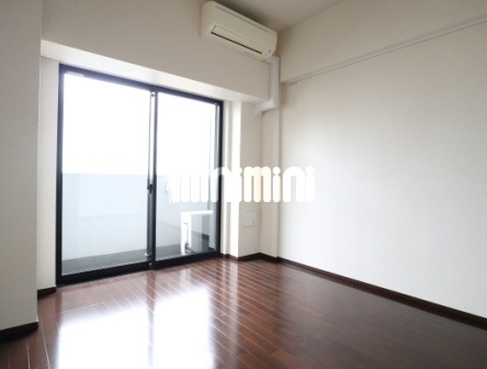 居室・リビング　※別部屋参考写真