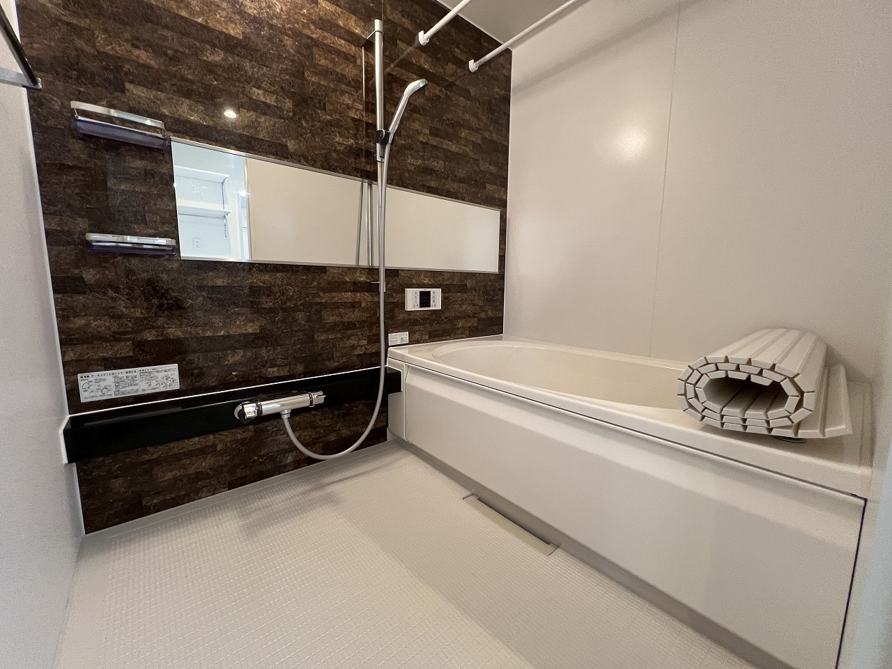 バス・シャワールーム　※写真は3階のもの