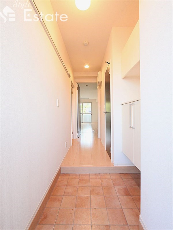 玄関　玄関　シューズボックス付