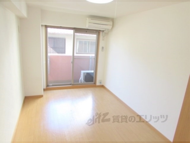 居室・リビング　洋室