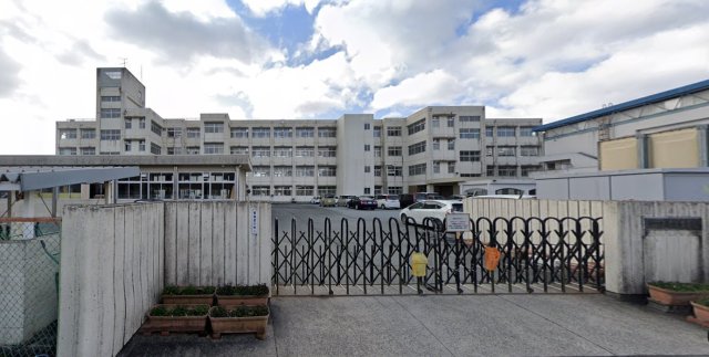 中学校　福崎町立福崎西中学校（中学校）まで1400m