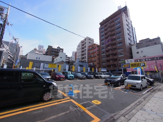 コンビニ　ローソン　高津三丁目店（コンビニ）まで225m