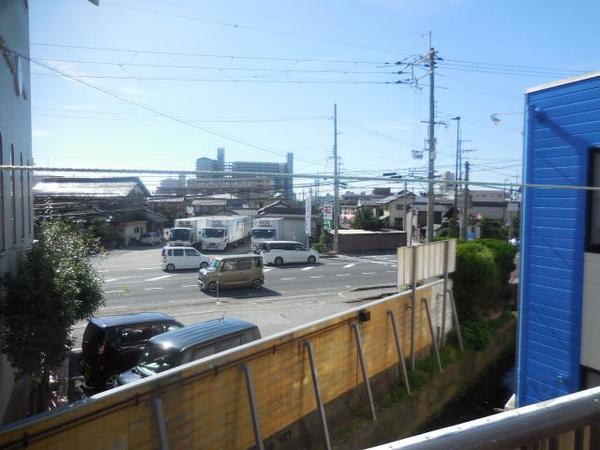 眺望　国道8号線沿いの物件です。