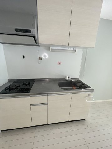 キッチン　イメージとして同マンション他部屋を表示しています