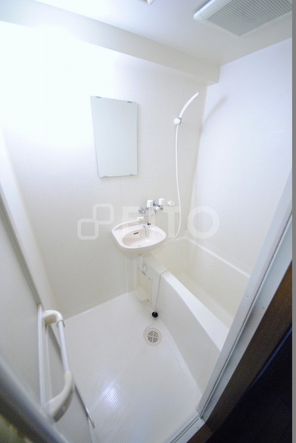 バス・シャワールーム　写真は２０１号室