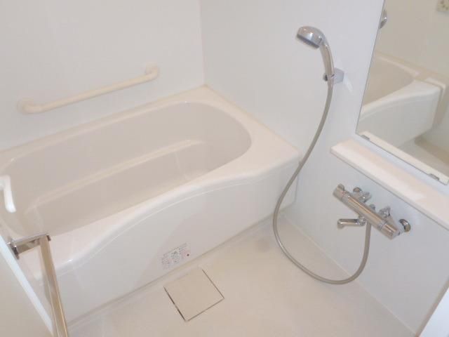 バス・シャワールーム　★追い炊き機能付き★ゆったりバスルーム★