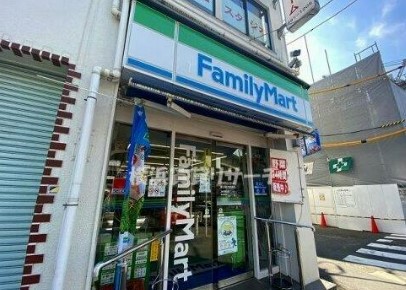 コンビニ　ファミリーマート 横浜子安通三丁目店（コンビニ）まで274m