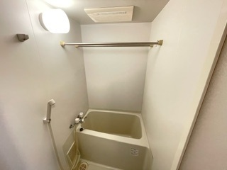 バス・シャワールーム　浴室乾燥機付き