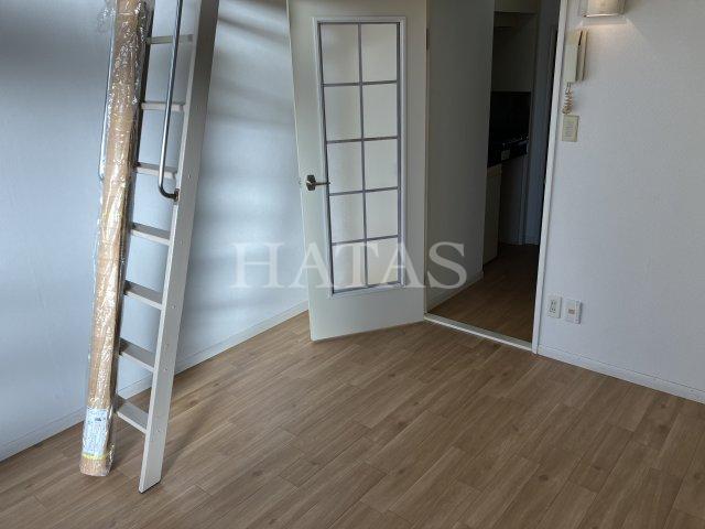 居室・リビング　同物件別部屋です。