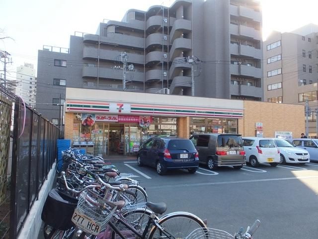 コンビニ　セブンイレブン（コンビニ）まで200m