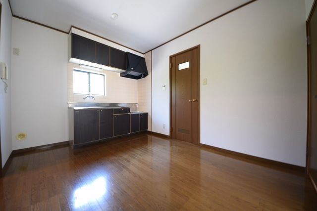 その他部屋・スペース　★角部屋で全面フローリング、きれいですよ★