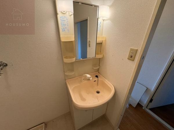 洗面設備　使いやすい独立洗面台です
