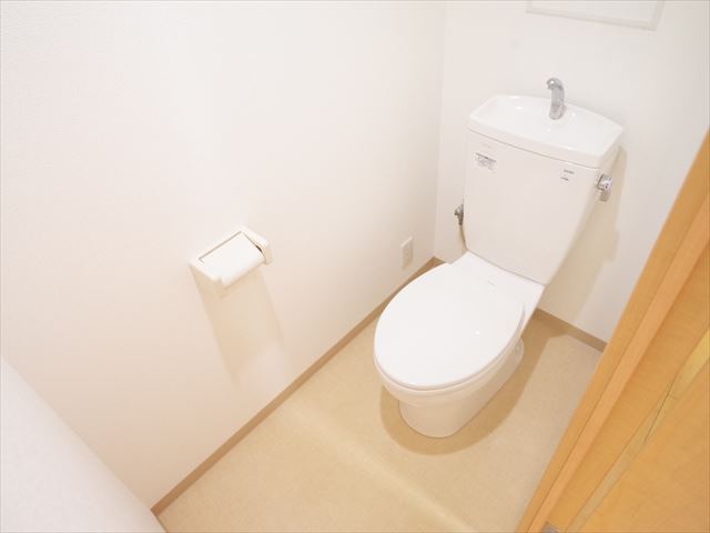 トイレ　※同建物別部屋の写真になります。