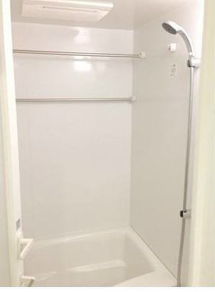 バス・シャワールーム　写真は同タイプ住居です。
