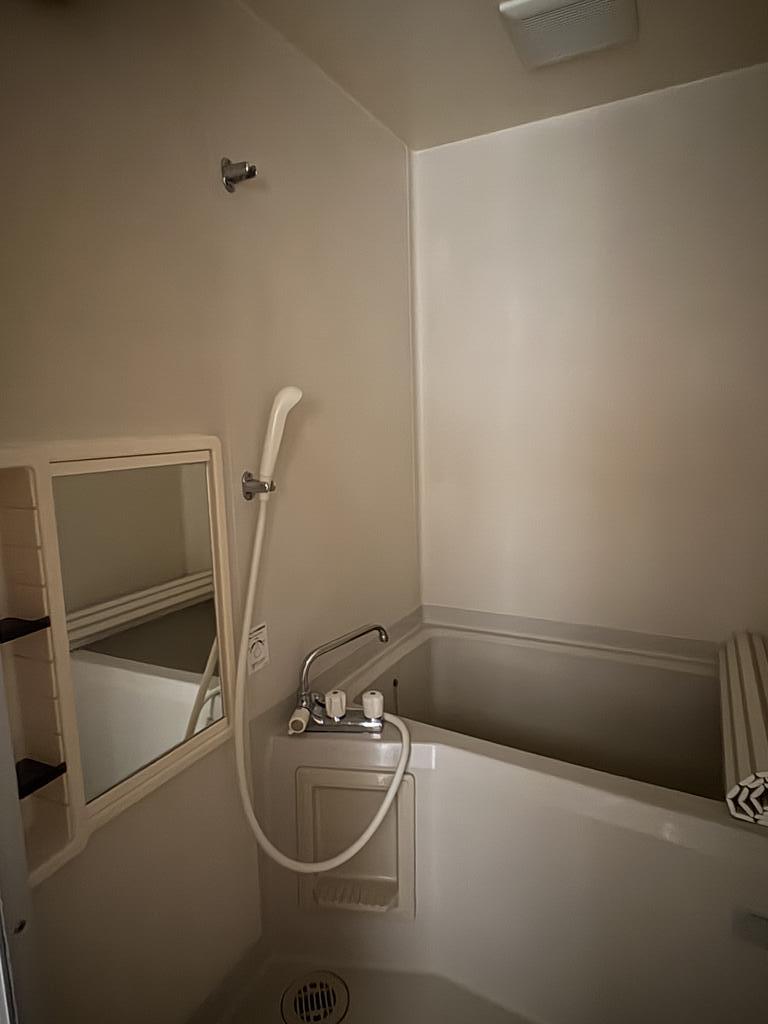バス・シャワールーム　バス、トイレ別です