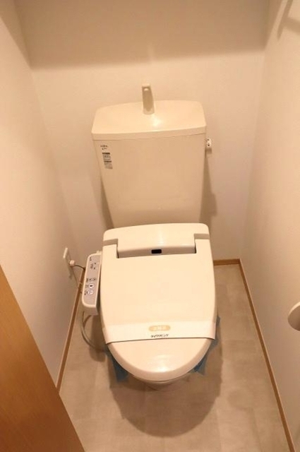 トイレ　温水洗浄暖房便座