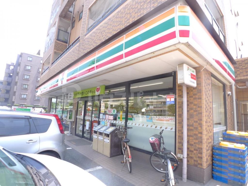 コンビニ　セブンイレブン足立東保木間1丁目店（コンビニ）まで220m