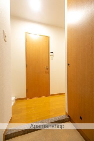 ＪＲ埼京線 池袋駅 徒歩5分 10階建 築23年の玄関写真