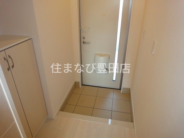 玄関　同型別部屋写真