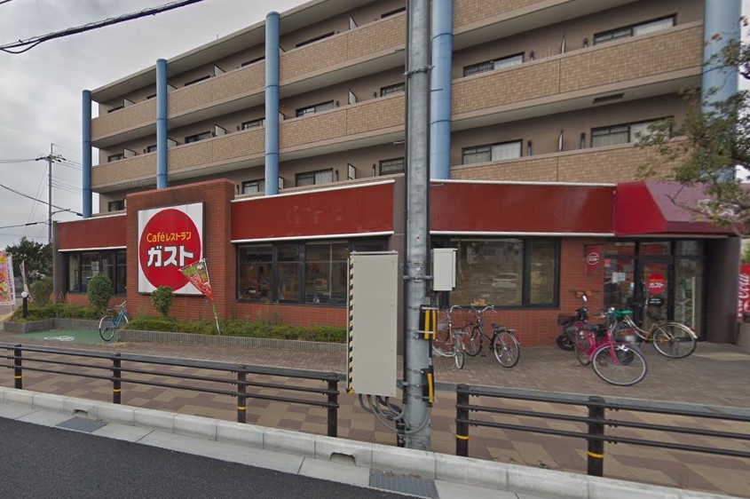飲食店　ガスト 西宮北口店（飲食店）まで588m