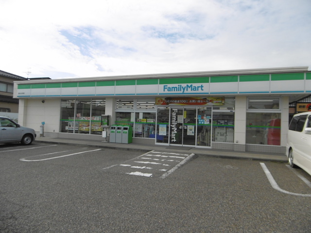 コンビニ　ファミリーマート新潟小針南店（コンビニ）まで1006m