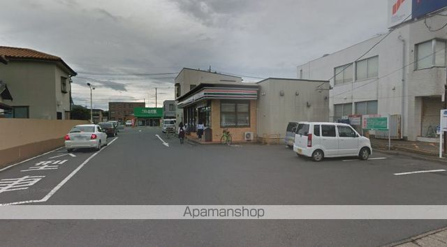 コンビニ　セブンイレブン（コンビニ）まで676m