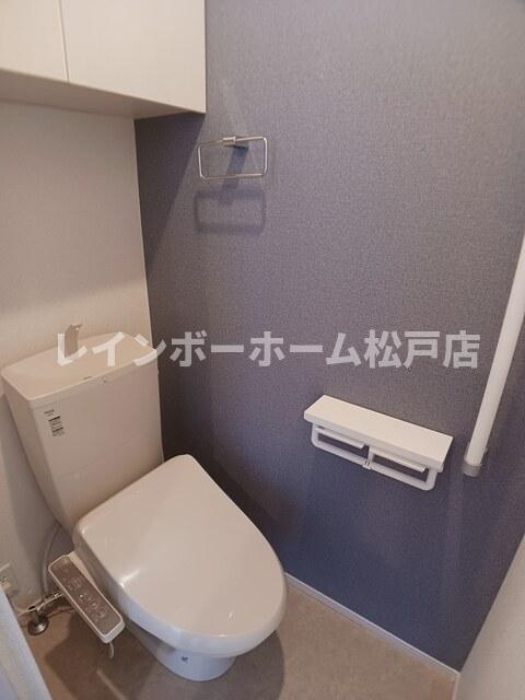 トイレ　※同仕様施工参考写真