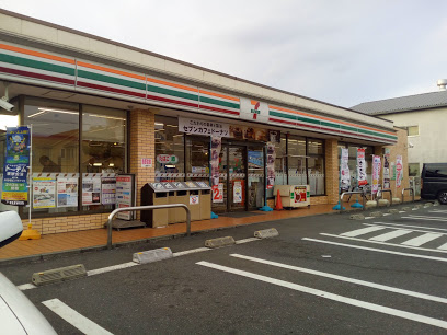 コンビニ　セブンイレブン 足立鹿浜2丁目店（コンビニ）まで454m