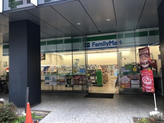 コンビニ　ファミリーマート 音羽一丁目店（コンビニ）まで100m