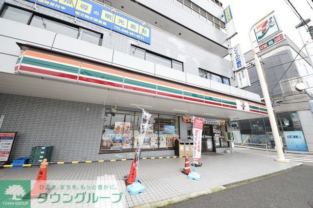 コンビニ　セブンイレブン横浜南万騎が原店（コンビニ）まで590m