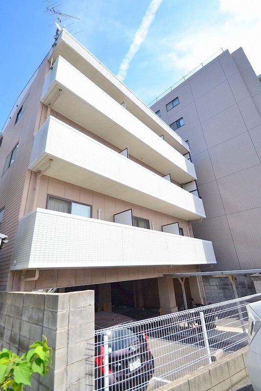 建物外観　築浅単身物件です。