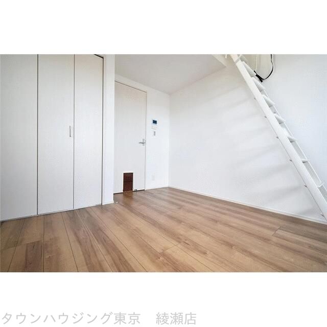 居室・リビング　☆洋室6.3帖☆