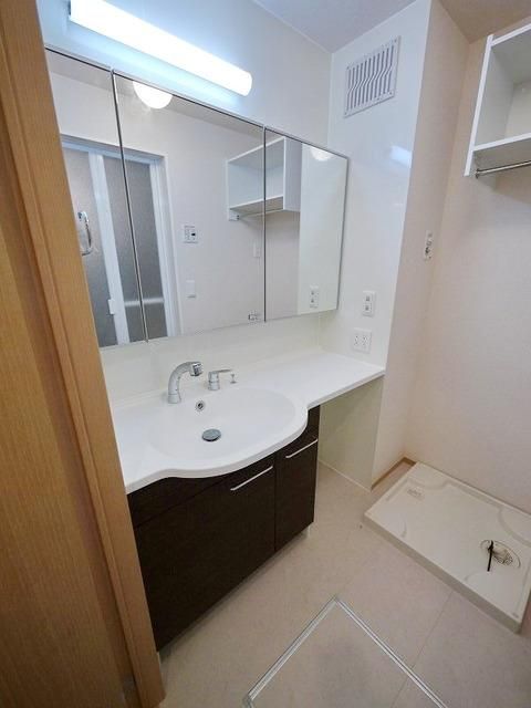 洗面設備　※写真は同メーカー建築施工例です