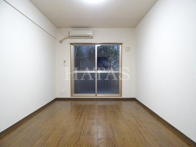 居室・リビング　同物件、他の部屋の写真です。