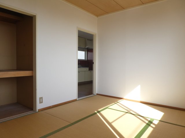 ＪＲ山陽本線 魚住駅 徒歩7分 2階建 築37年の居間写真