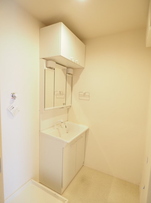 洗面設備　※同物件別部屋の参考写真