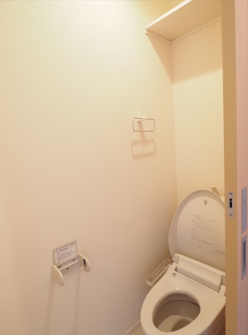 トイレ　※同物件別部屋の参考写真