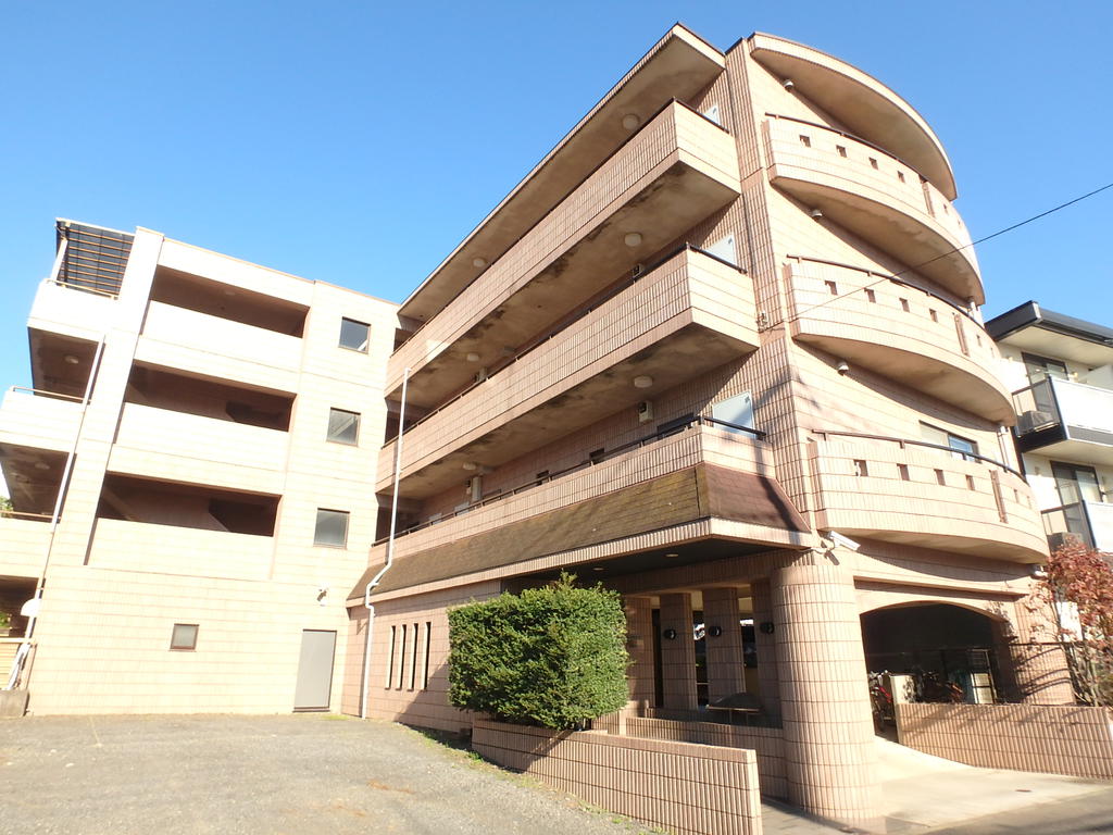 建物外観　タイル貼りの外観