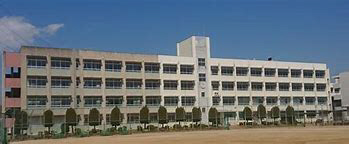 中学校　安室中学校（中学校）まで490m