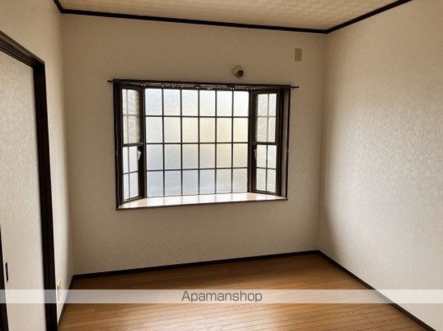 アーネスハイツわかの居間写真