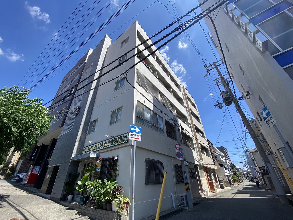 まやマンションの外観写真