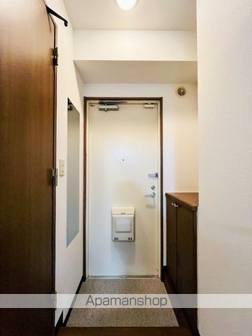 地下鉄谷町線 田辺駅 徒歩9分 4階建 築25年の玄関写真