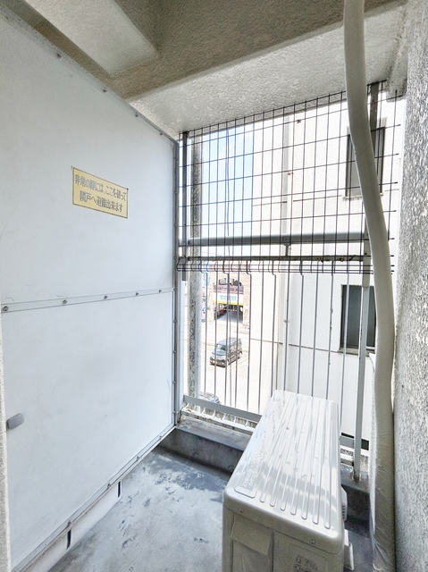 ＪＲ中央線 西八王子駅 徒歩3分 8階建 築42年の内装写真